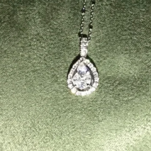 Diamond Teardrop Pendant with Chain, White Gold, .65 carats, stunning! - Picture 3 of 16